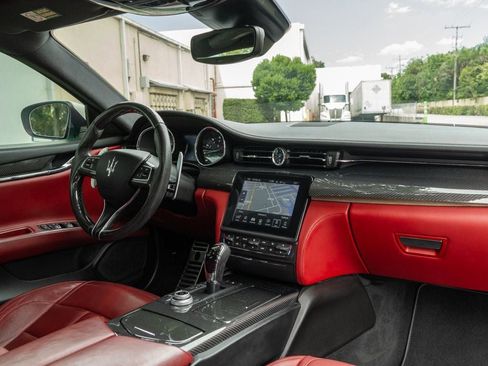 Used 2018 Maserati Quattroporte S GranSport image 31