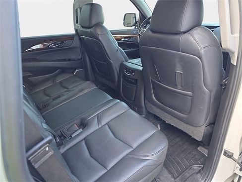 Used 2020 Cadillac Escalade Luxury w/ LPO, Radiant Package image 13
