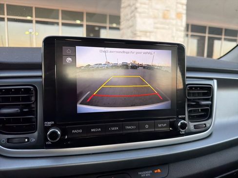 Used 2023 Kia Rio LX image 10