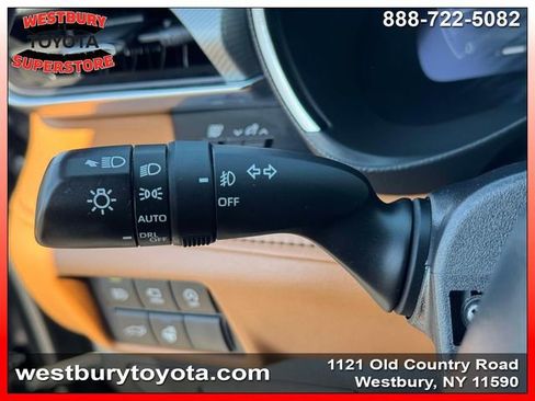 Used 2024 Toyota Highlander Platinum AWD/4WD image 26