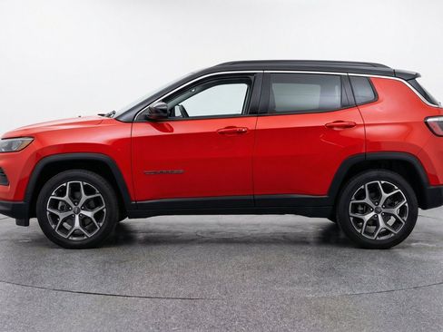 Used 2025 Jeep Compass Limited AWD/4WD image 3
