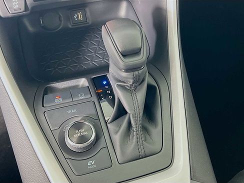 New 2025 Toyota RAV4 LE image 12