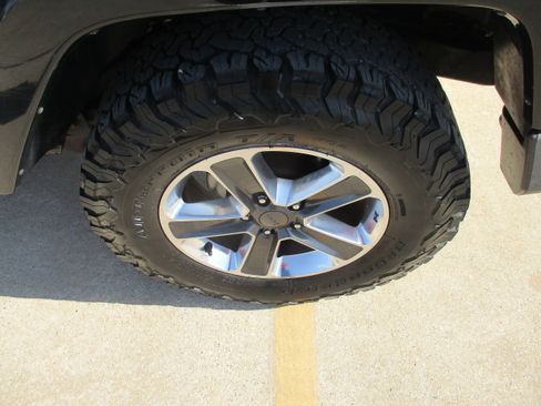 Used 2014 Jeep Wrangler Sahara w/ Connectivity Group AWD/4WD image 10