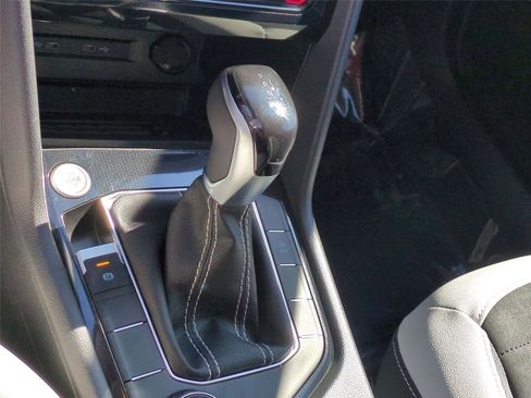 New 2026 Volkswagen Taos SE AWD/4WD image 11