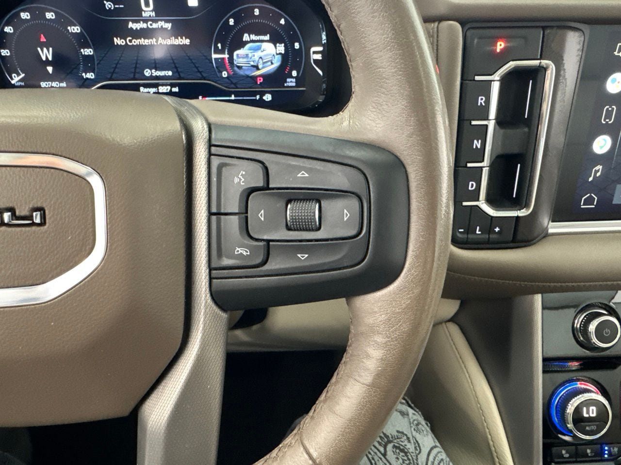 Used 2022 GMC Yukon Denali AWD/4WD image 24