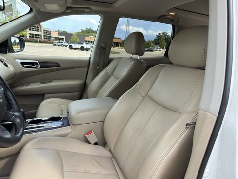 Used 2019 Nissan Pathfinder Platinum w/ Cargo Package image 12