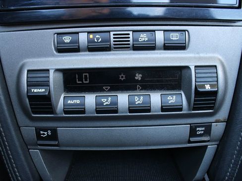 Used 2008 Porsche 911 Cabriolet image 32