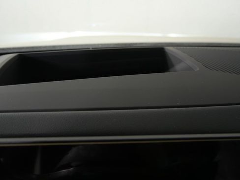 Used 2025 BMW 530i w/ Premium Package image 19