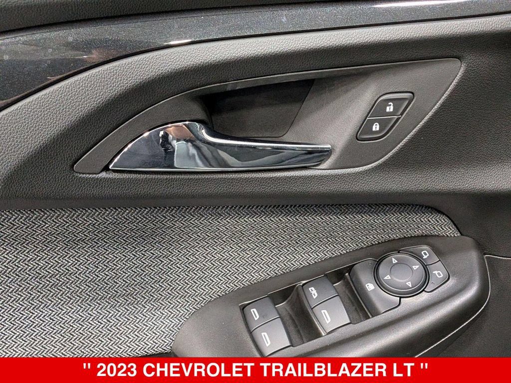 Used 2023 Chevrolet TrailBlazer LT w/ Convenience Package AWD/4WD image 15