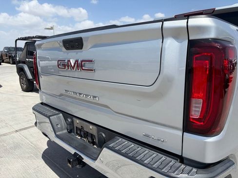 Used 2021 GMC Sierra 1500 SLT w/ SLT Premium Plus Package AWD/4WD image 4