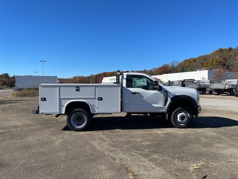 New 2024 Ford F550 4x4 Regular Cab Super Duty image 7