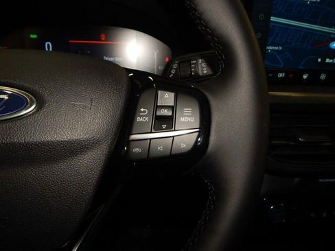 Used 2025 Ford Escape SE image 26