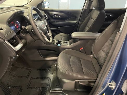 Used 2024 GMC Terrain SLE image 9