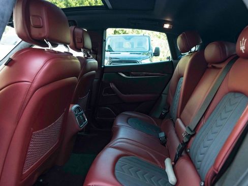 Used 2019 Maserati Levante GranLusso image 28