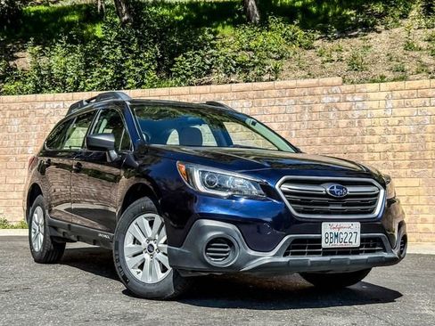 Used 2018 Subaru Outback 2.5i image 1
