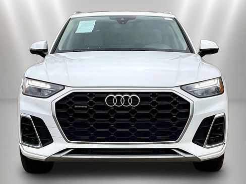 Used 2022 Audi Q5 2.0T Premium w/ Convenience Package AWD/4WD image 2
