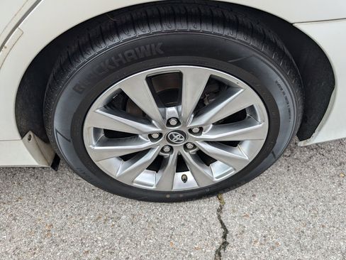 Used 2017 Toyota Camry XLE image 26