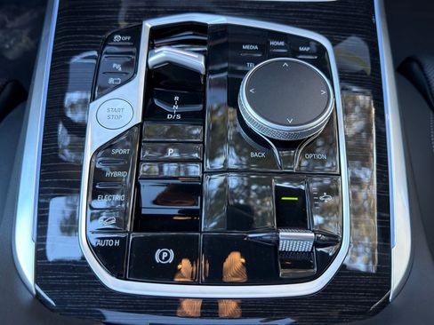 New 2026 BMW X5 xDrive50e w/ M Sport Package image 23