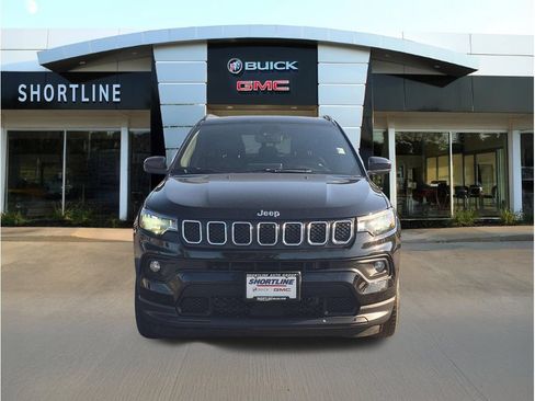 Used 2024 Jeep Compass Latitude AWD/4WD image 8