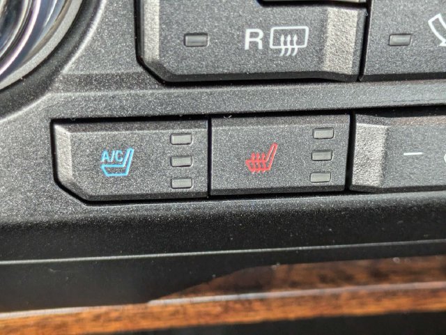 Used 2017 Ford F350 Platinum w/ Platinum Ultimate Package AWD/4WD image 22