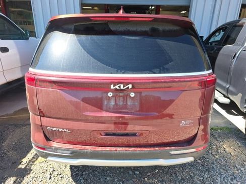 Certified 2024 Kia Carnival LX FWD image 5