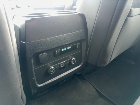 Used 2017 Ford Expedition XLT AWD/4WD image 12