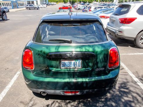 Used 2018 MINI Cooper 4-Door Hardtop FWD image 4