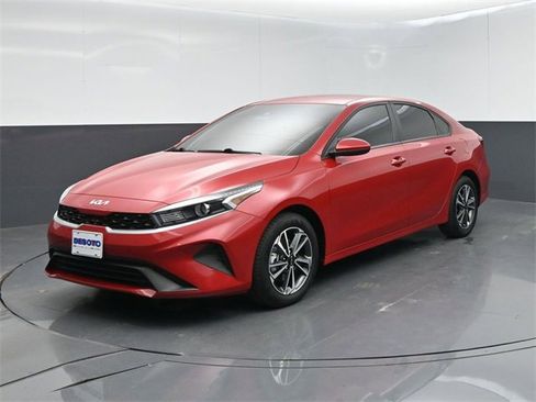 Used 2024 Kia Forte LXS image 4