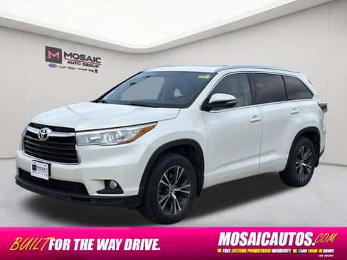 Used 2016 Toyota Highlander XLE AWD/4WD image 3
