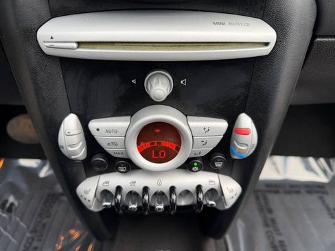 Used 2009 MINI Cooper Convertible FWD image 19