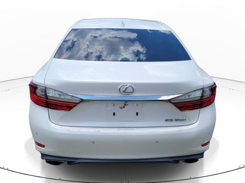 Used 2016 Lexus ES 350 w/ Luxury Package w/Wood Trim FWD image 6