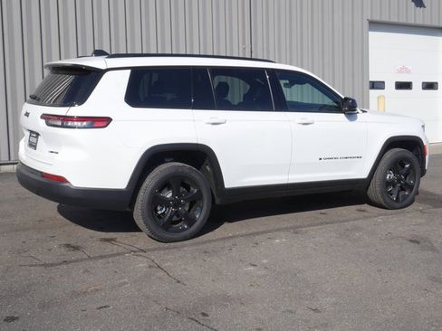 New 2025 Jeep Grand Cherokee L Limited w/ Black Appearance Package image 11