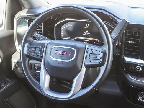 Used 2024 GMC Sierra 1500 SLT image 17