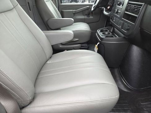 New 2026 GMC Savana 3500 RWD image 19