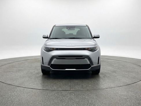 Used 2025 Kia Soul LX w/ LX Technology Package image 2