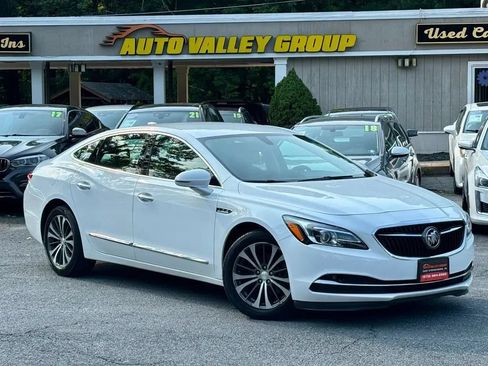 Used 2017 Buick LaCrosse Essence FWD image 1