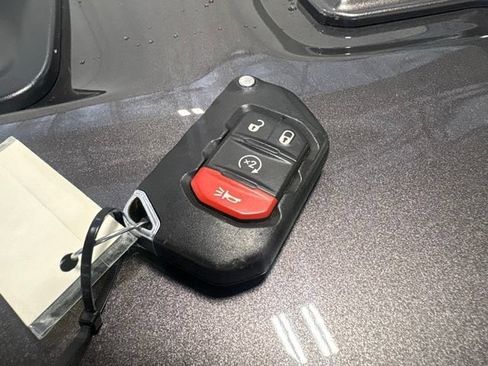 Used 2019 Jeep Wrangler Unlimited Rubicon w/ LED Lighting Group AWD/4WD image 9