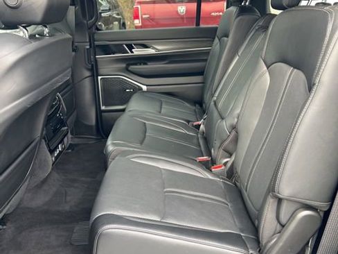 Used 2023 Jeep Wagoneer Series II w/ Premium Group I image 29