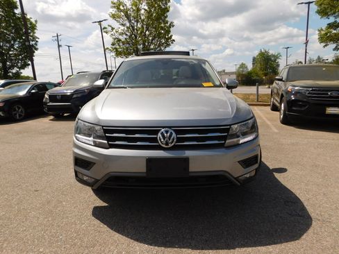 Used 2021 Volkswagen Tiguan SEL FWD image 3