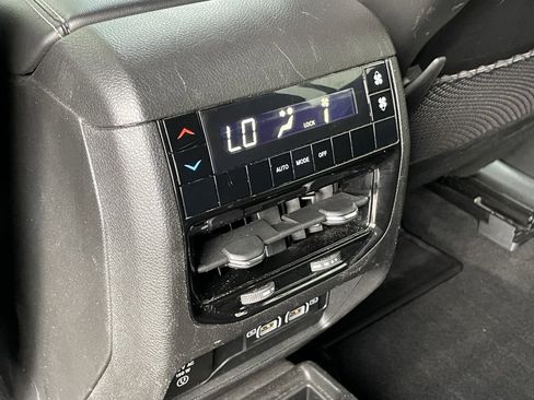 Used 2021 Jeep Grand Cherokee L Laredo w/ Luxury Tech Group I image 24