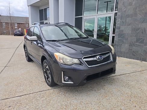Used 2016 Subaru Crosstrek 2.0i Premium image 3