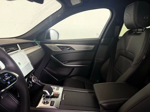 Used 2025 Jaguar F-PACE R-Dynamic S image 14