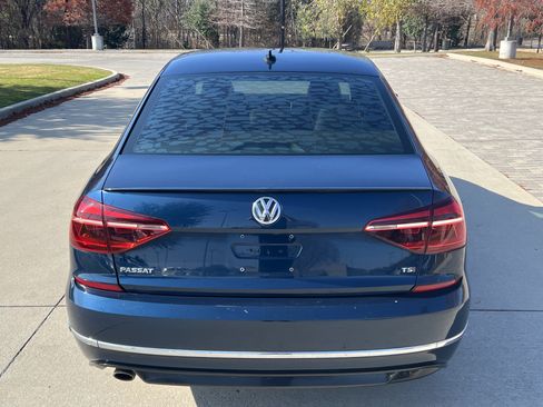 Used 2018 Volkswagen Passat 2.0T R-Line image 9