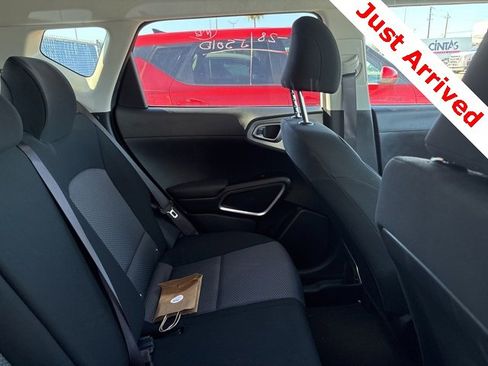 Used 2025 Kia Soul LX w/ LX Technology Package image 11