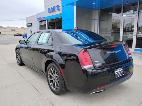 Used 2018 Chrysler 300 S w/ S Model Appearance Package AWD/4WD image 2