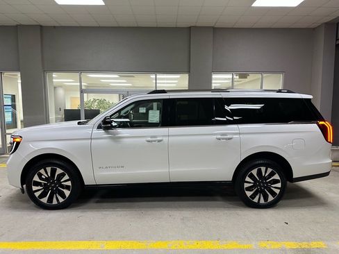 New 2025 Ford Expedition Max Platinum w/ Platinum Ultimate Package image 4