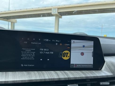 Used 2025 Kia Telluride EX w/ EX Captain's Chair Package AWD/4WD image 25