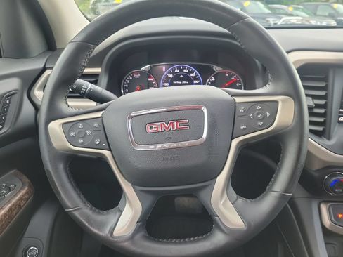 Used 2021 GMC Acadia Denali w/ Denali Technology Package FWD image 18
