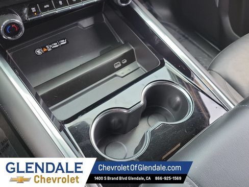 Certified 2025 Chevrolet Suburban Z71 AWD/4WD image 26