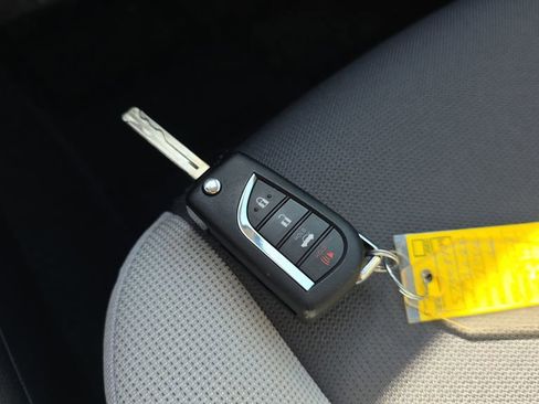 Used 2025 Toyota Corolla LE image 24